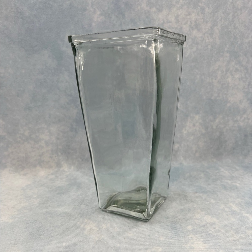 Rectangle Vase - Picture 2 of 9